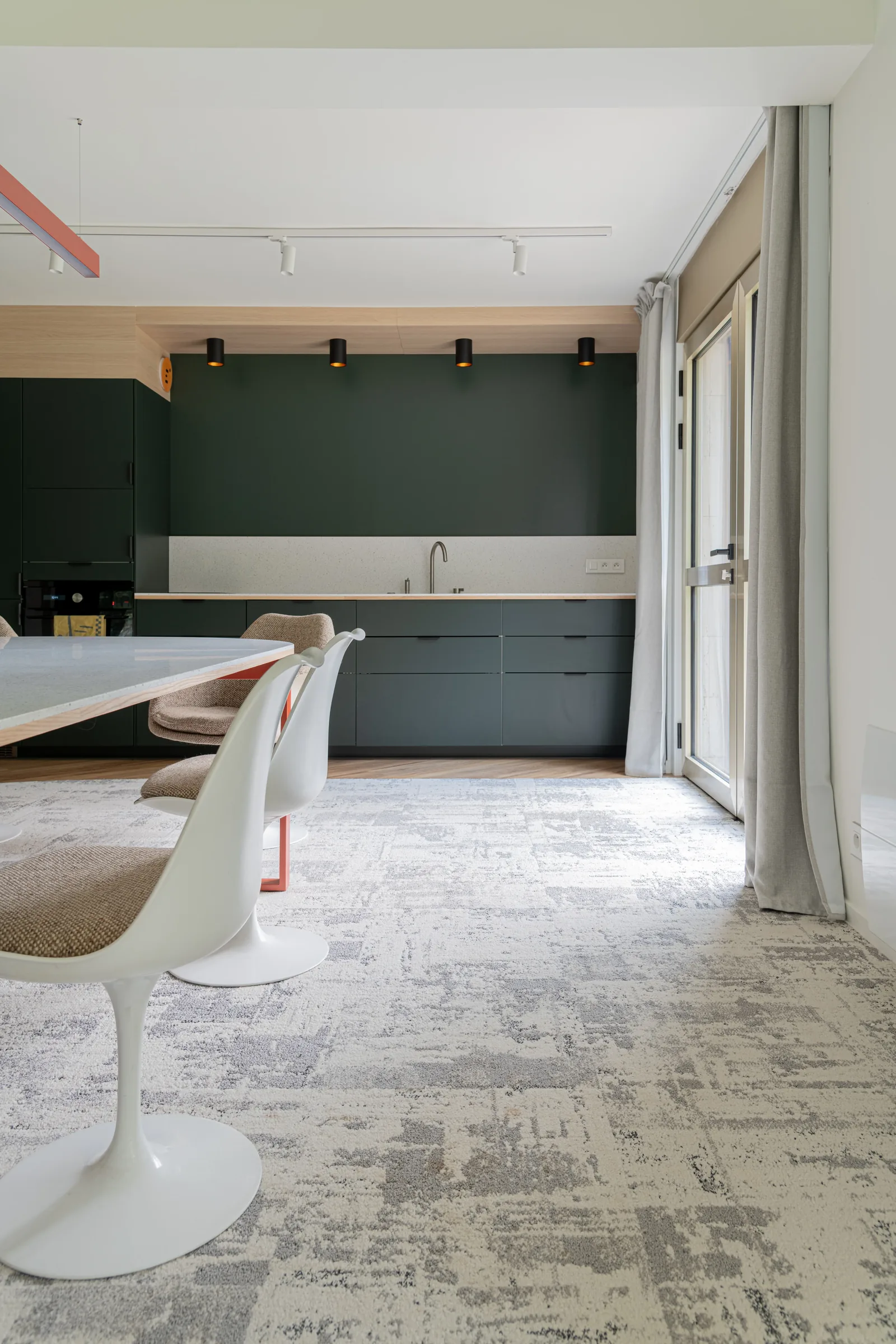 Bureaux Esquisse — vue d'ensemble vers la cuisine